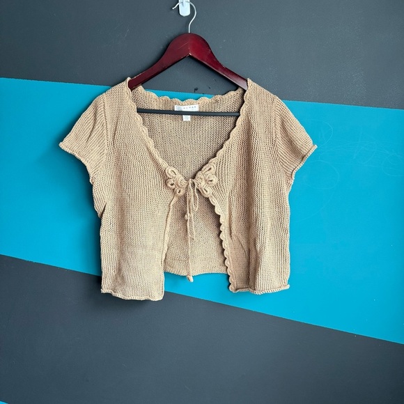 Kenar Cream Tan Crop Tie-Front Blouse - Picture 1 of 9
